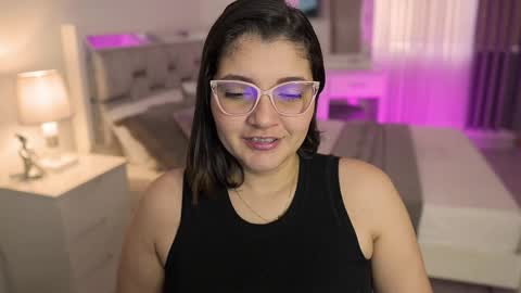 Snapshot of camila_buitrago chatting on December 29, 4:40 pm Camila buitrago online show from December 29, 4:40 pm