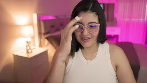 Snapshot of camila_buitrago chatting on December 19, 10:10 pm Camila buitrago online show from December 19, 10:10 pm