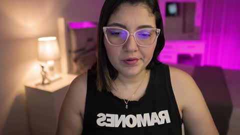 Snapshot of camila_buitrago chatting on December 14, 10:50 pm Camila buitrago online show from December 14, 10:50 pm