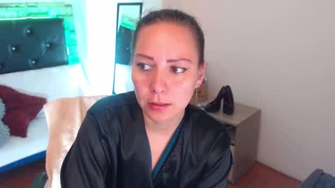 Snapshot of camila_delarosa chatting on September 10, 7:03 pm camila online show from September 10, 7:03 pm