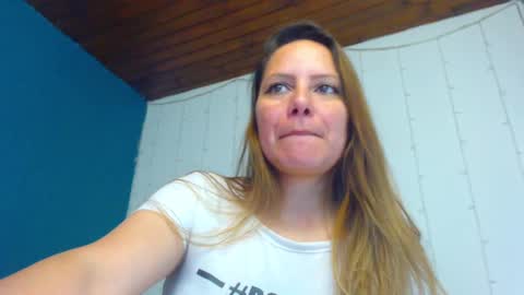 Snapshot of camila_delarosa chatting on January 16, 1:25 pm camila online show from January 16, 1:25 pm