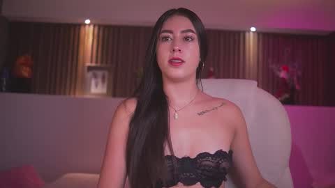 camila_martinez9 online show from January 12, 11:37 am