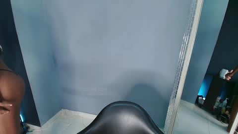 Snapshot of camilaasaenz_ chatting on September 23, 9:02 pm C A M I L A online show from September 23, 9:02 pm