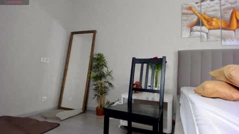 Camilla online show from March 28, 8:36 am