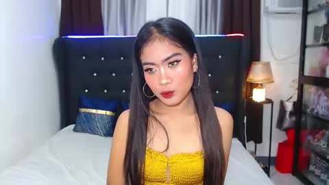 Snapshot of camilla_morena chatting on March 7, 2:15 am camilla_morena online show from March 7, 2:15 am