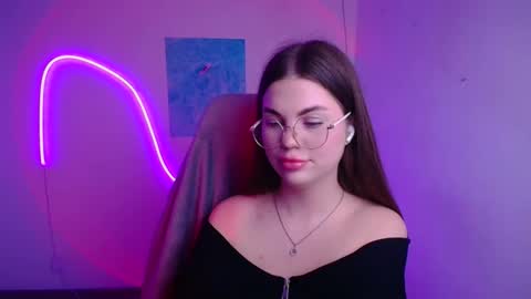 Camilla online show from January 8, 1:26 pm