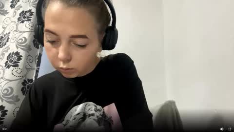 camillelisowe online show from December 4, 2:08 pm