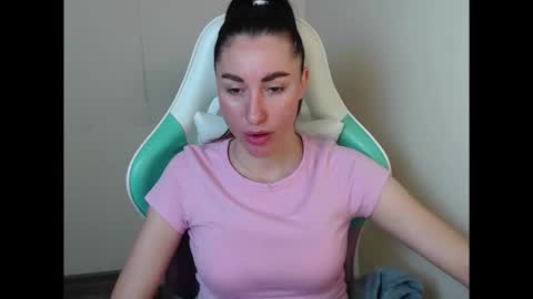 cammila horn online show from April 26, 5:05 am