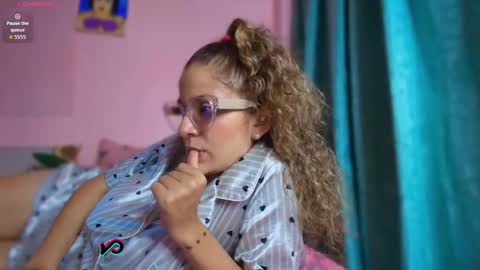 Candase online show from November 5, 1:44 am