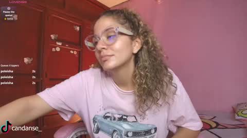 Snapshot of candase_ chatting on September 18, 2:32 am Candase online show from September 18, 2:32 am