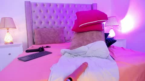 Candie  online show from October 20, 2:53 pm