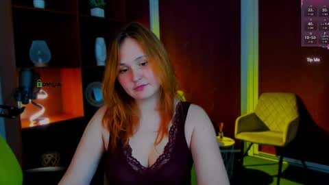 candy flossie1 online show from April 8, 10:45 pm