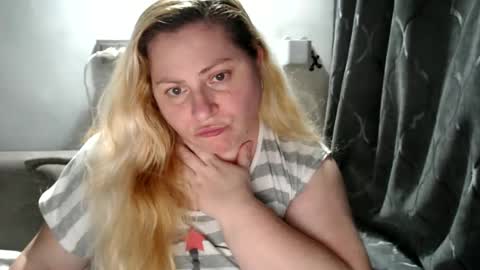 Laura online show from March 6, 8:48 pm