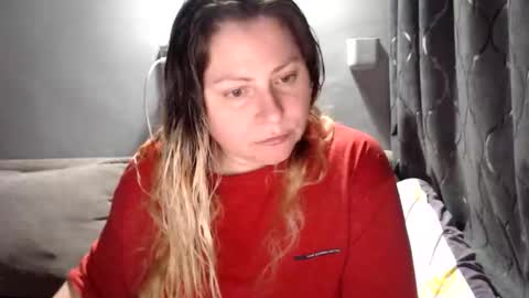 Laura online show from April 18, 9:26 pm