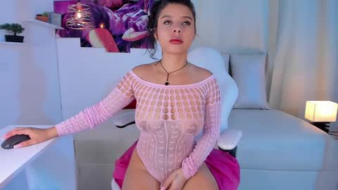 Candy online show from February 3, 1:30 pm