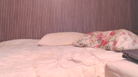 CANDYJESx online show from December 17, 12:42 pm