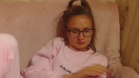 say meow and send tips  online show from September 25, 10:14 am