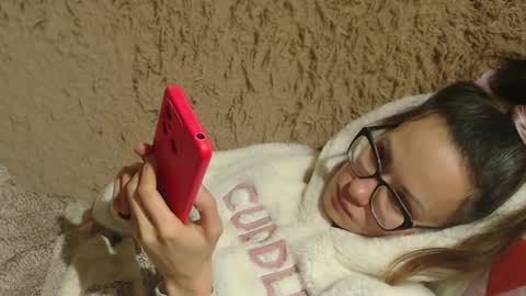 say meow and send tips  online show from January 28, 5:46 pm