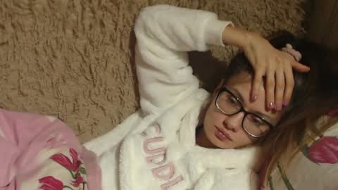 say meow and send tips  online show from December 11, 12:23 am