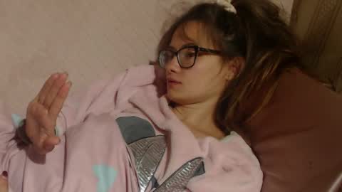 say meow and send tips  online show from October 3, 11:32 pm