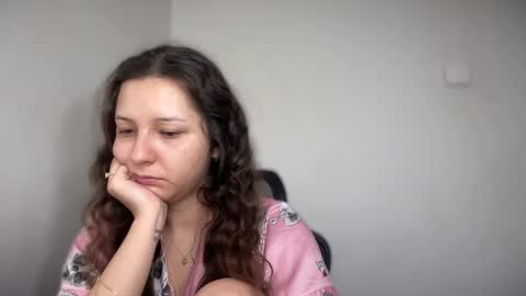 Emma online show from December 22, 7:33 am