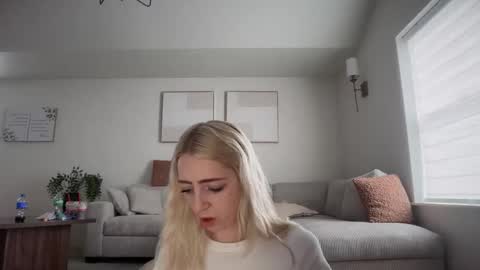 carlee online show from February 3, 6:12 pm