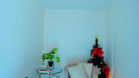 Snapshot of carlota_peach chatting on December 22, 12:05 pm Andrea online show from December 22, 12:05 pm