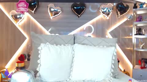 Snapshot of carlotta_ricci chatting on October 14, 10:01 pm Carla Carla I am sensual goddes and i was born for loveworshipping and enjoyment. online show from October 14, 10:01 pm