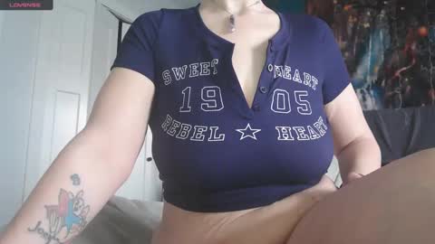 Carly Smiles online show from March 9, 8:10 pm