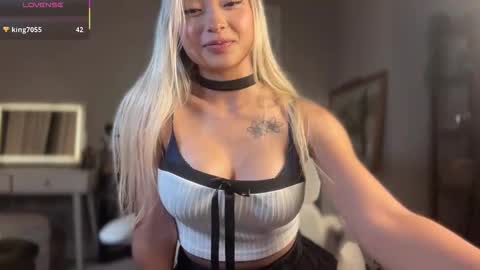 Snapshot of carmenxrose chatting on October 21, 1:31 am carmenxrose online show from October 21, 1:31 am