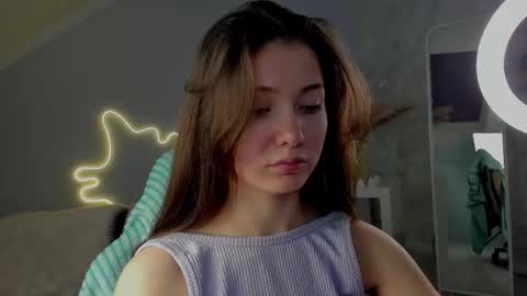 Caroline online show from February 10, 7:17 pm