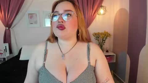 Carolinee  online show from September 16, 7:49 am