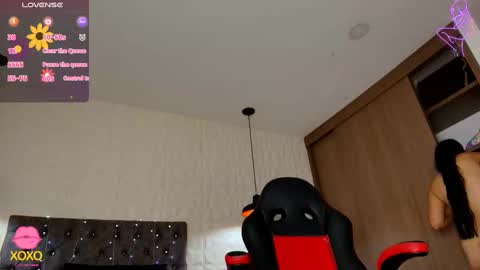 Caroline Scoth online show from September 13, 6:27 pm