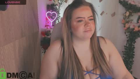 Snapshot of caroll_li chatting on February 10, 10:30 pm caroll_li online show from February 10, 10:30 pm