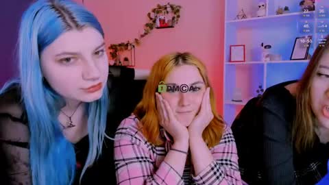 casey_meow_ online show from April 12, 9:01 am