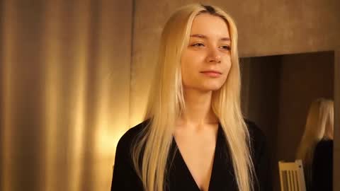 Cassie online show from March 9, 3:05 pm