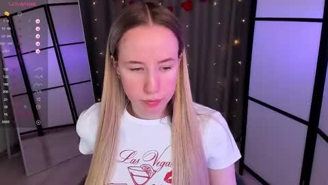 Snapshot of cassie_kelman chatting on February 15, 8:56 pm Cassie online show from February 15, 8:56 pm