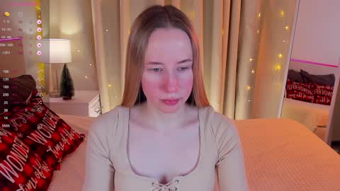 Snapshot of cassie_kelman chatting on December 6, 9:01 pm Cassie online show from December 6, 9:01 pm
