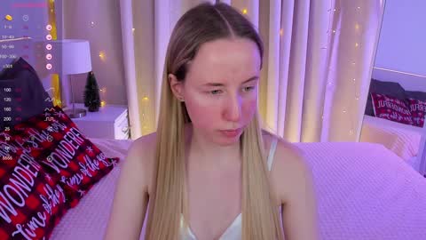Snapshot of cassie_kelman chatting on December 25, 9:11 pm Cassie online show from December 25, 9:11 pm