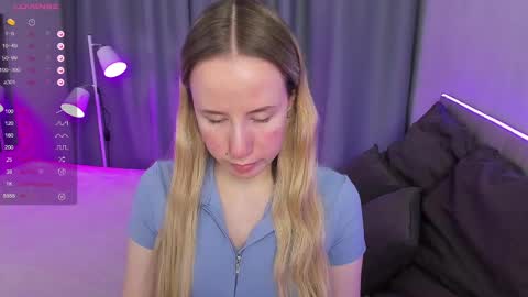 Snapshot of cassie_kelman chatting on February 26, 8:57 pm Cassie online show from February 26, 8:57 pm