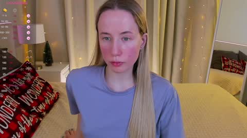 Snapshot of cassie_kelman chatting on December 19, 9:06 pm Cassie online show from December 19, 9:06 pm