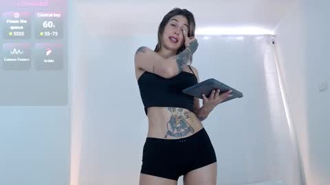 Susana independent model online show from March 4, 4:35 pm