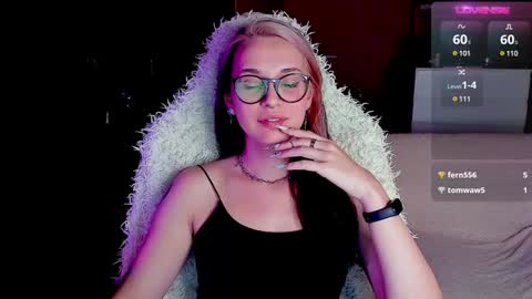 Ellie online show from December 12, 10:52 pm