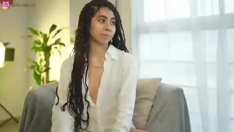 Catalina online show from March 11, 2:09 pm