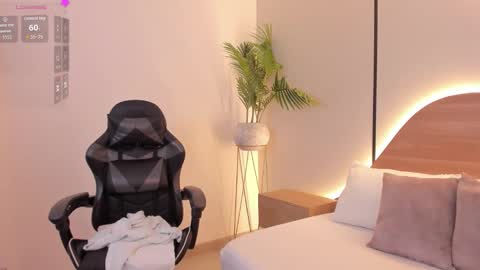 C A T E  online show from March 6, 1:17 pm