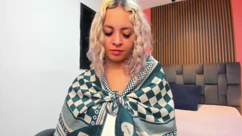 Catalina online show from December 1, 12:41 pm