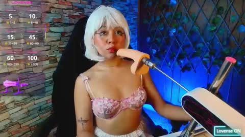 Catalina online show from January 7, 6:33 pm