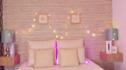 CatalinnaThompson online show from January 27, 11:54 am