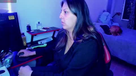 Snapshot of catboobs_ chatting on October 6, 4:40 am Mia online show from October 6, 4:40 am