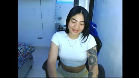 Caylinn online show from November 23, 1:24 pm